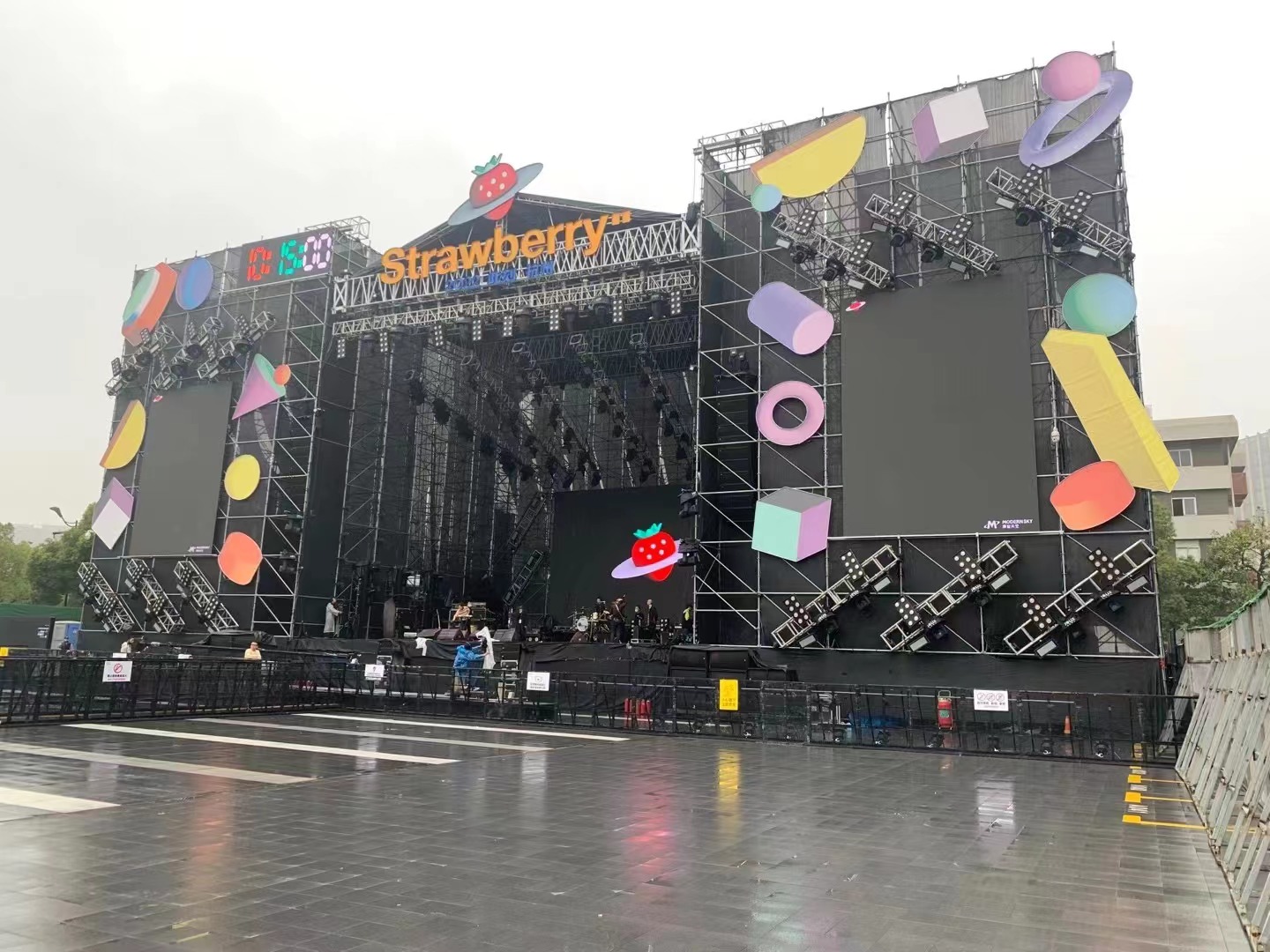 演出舞臺燈光租賃設備有沒必要租，哪家好？