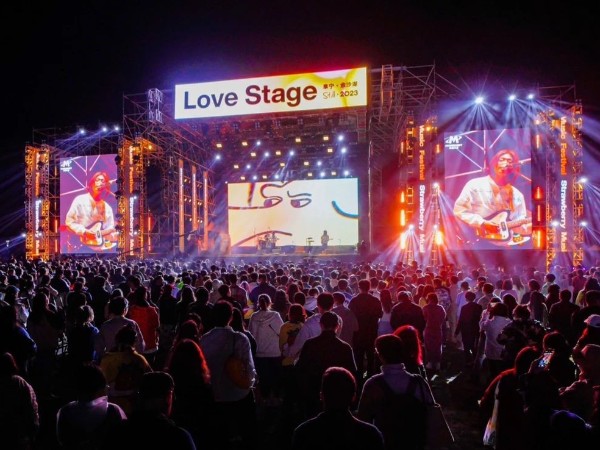 國慶檔戶外音樂節(jié)殺瘋了，得看看租賃舞臺設備應對的招了