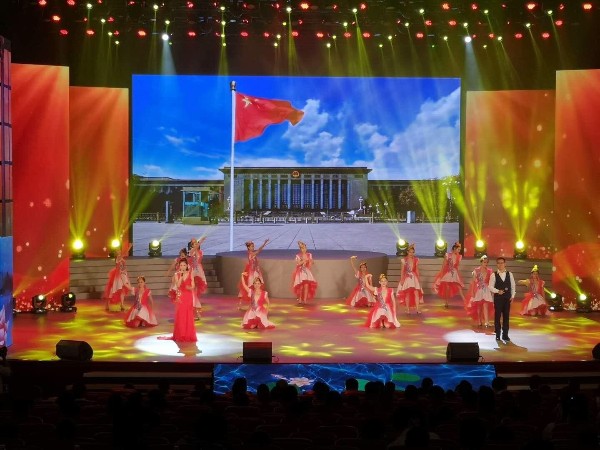 新昌萬豐集團中秋聯歡晚會舞臺租賃與搭建案例