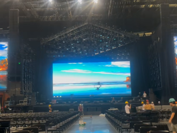 【姜育恒寧波演唱會(huì)】鑫禾舞美專業(yè)舞臺(tái)搭建技術(shù)服務(wù)助力經(jīng)典之聲燃動(dòng)奧體中心