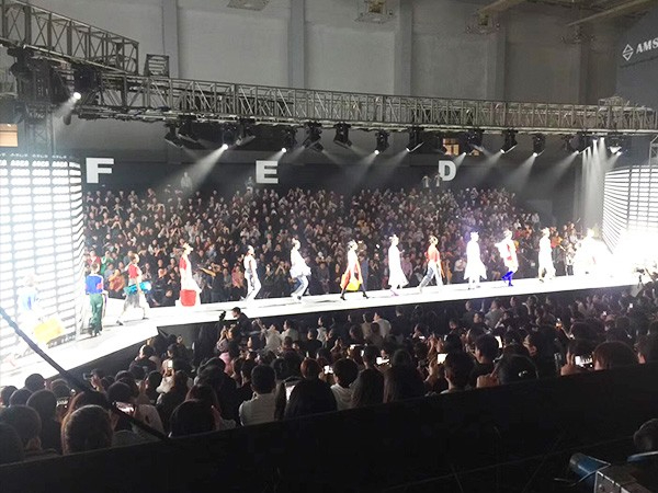 唐獅2018夏季新品服飾發(fā)布會舞臺租賃案例