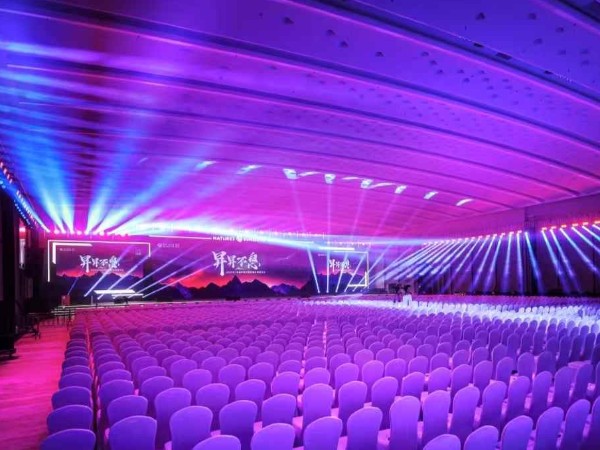 找專業(yè)舞臺(tái)燈光出租通過哪些方面找到？