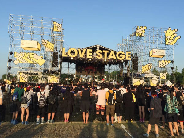 演出舞臺搭建如何抗風防傾覆