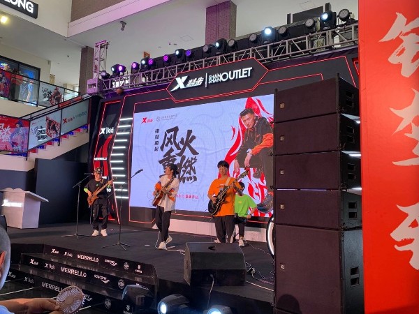 特步&杉井奧萊戰(zhàn)略合作發(fā)布會舞臺搭建